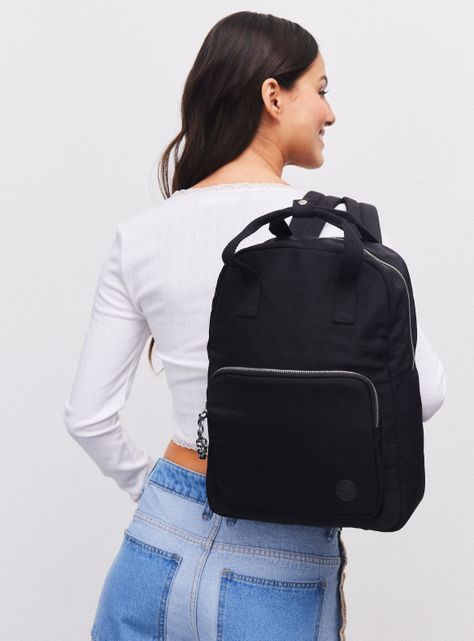 Mochila con Bolsillo Frontal-0