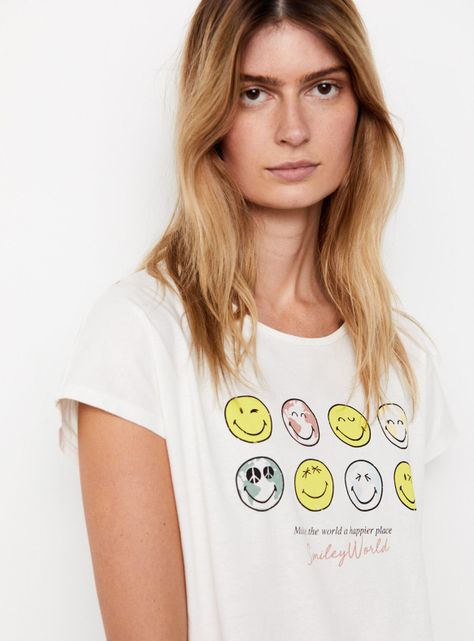 Polera Estampado Sonrisas Manga Corta-2