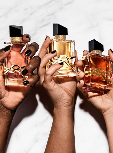 Set Perfume Libre EDP Mujer 50 ml + Crema Corporal 50ml + mini Máscara de Pestañas Volume Effet Faux Cils + Pouch Yves Saint Laurent-5