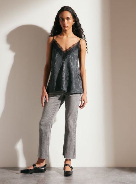 Blusa con Encaje en Escote-4