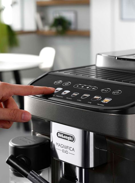 Cafetera Superautomática 1.8 Litros Magnifica Evo Latte-3