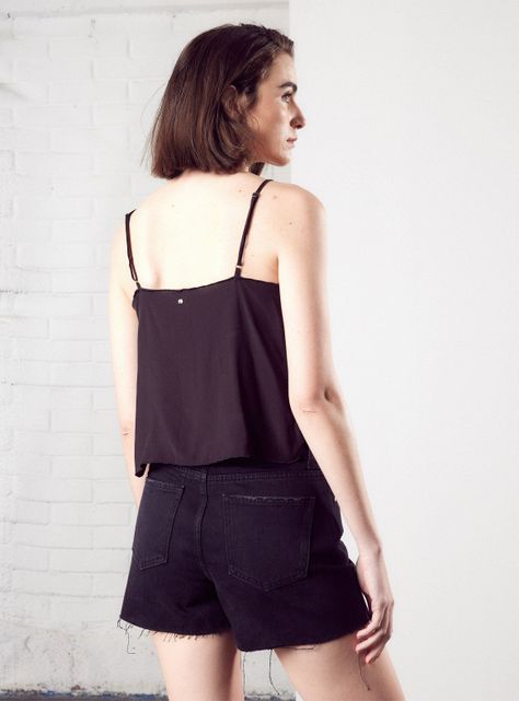 Blusa con Tirantes y Detalles Delanteros-1