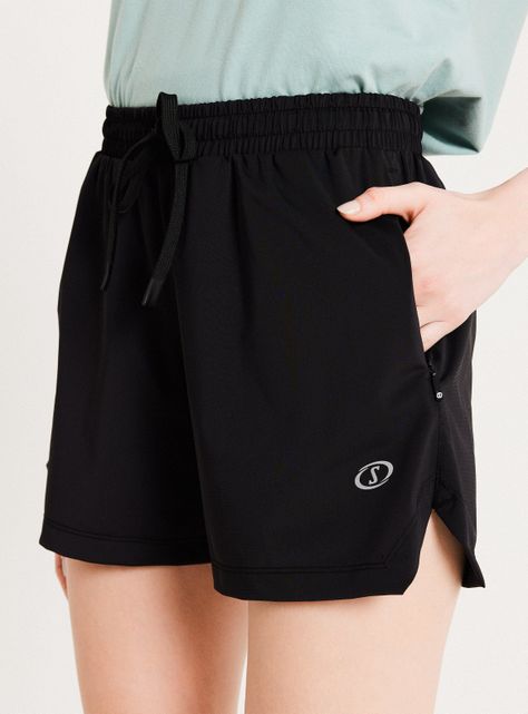 Short Diseño Estampado Cortes en Costados-2