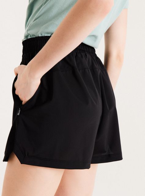 Short Diseño Estampado Cortes en Costados-3