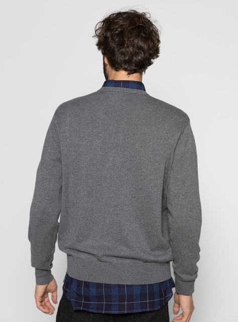 Sweater Básico Liso Cuello V-1