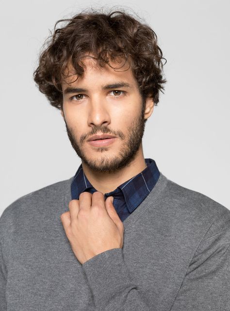 Sweater Básico Liso Cuello V-2