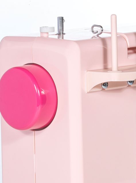 Máquina de Coser ME6 Rosado-3