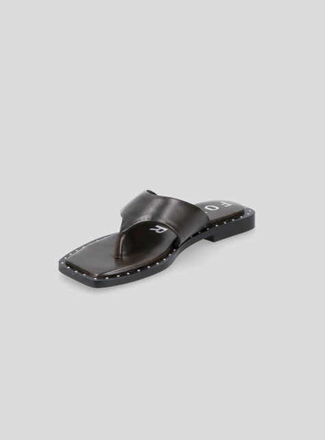 Sandalia Flip Flop con Suela Tachas Mujer-2