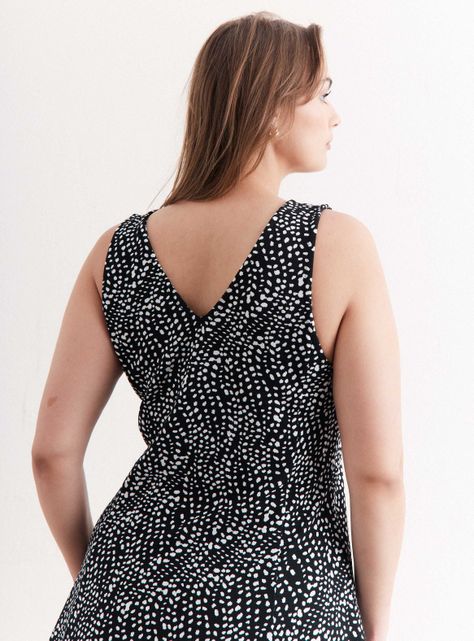 Vestido Cuello en V con Corte Vertical-3