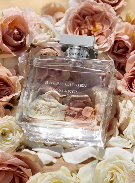 Set Perfume Mujer Romance EDP 100ml + Crema Corporal 75ml + Gel de Ducha 75ml + Body Mist 150ml-4