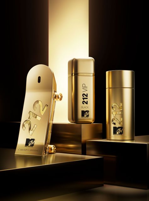 Perfume 212 Vip Black MTV EDP Hombre 100 ml Carolina Herrera-5