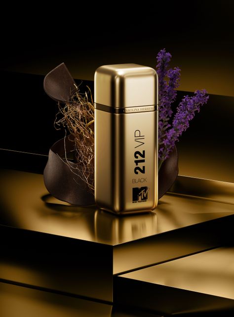 Perfume 212 Vip Black MTV EDP Hombre 100 ml Carolina Herrera-2