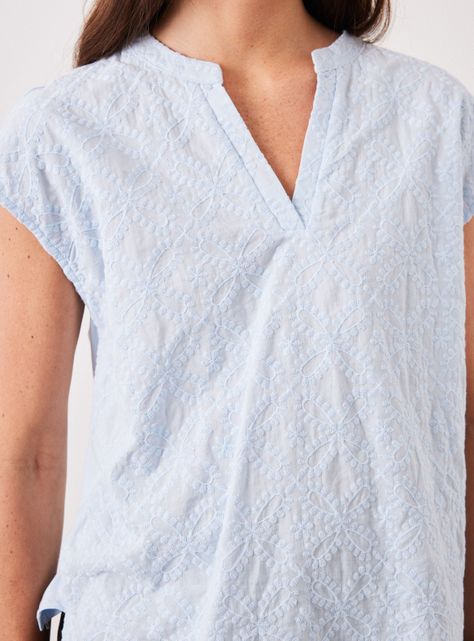 Polera con Detalle Bordado Cuello V-3
