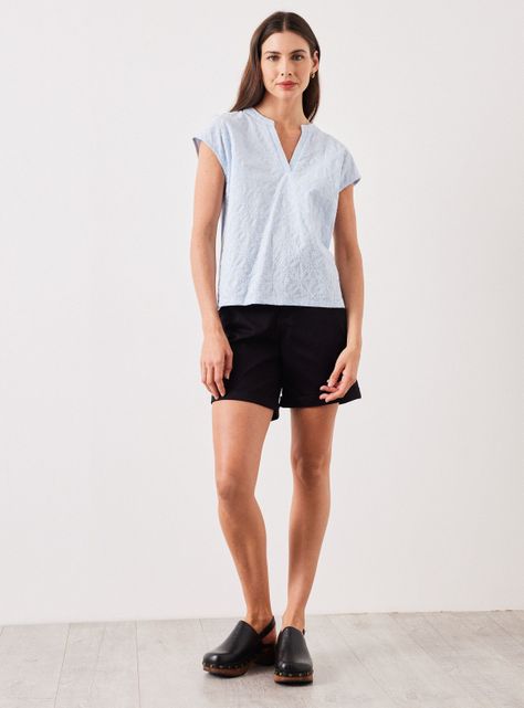 Polera con Detalle Bordado Cuello V-4