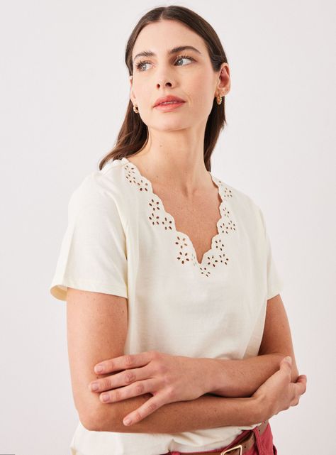 Polera con Bordado en Cuello-2