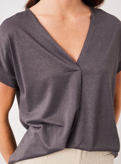 Polera con Brillos y Cuello Cruzado-3