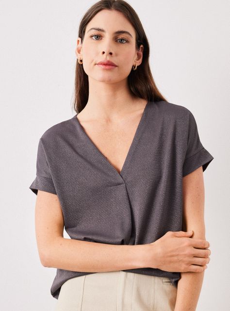 Polera con Brillos y Cuello Cruzado-2