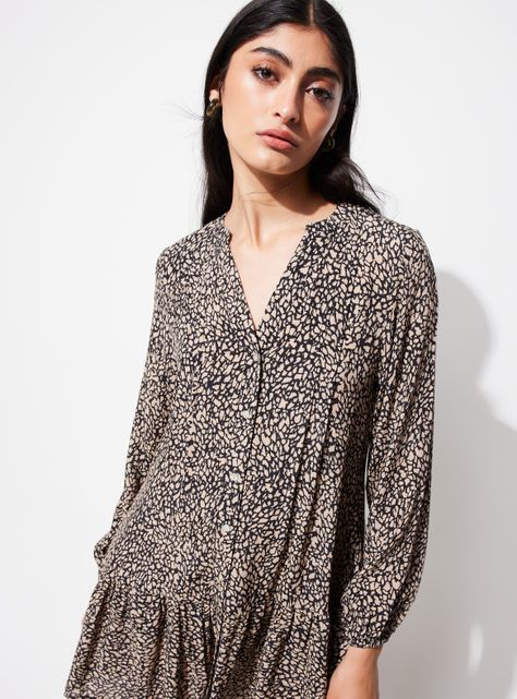 Vestido Abotonado con Corte Inferior y Estampado-2