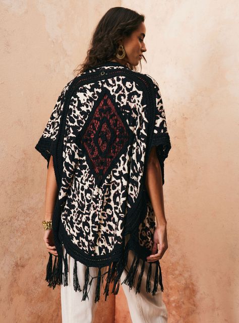 Cárdigan Estampado con Macramé en Espalda-1