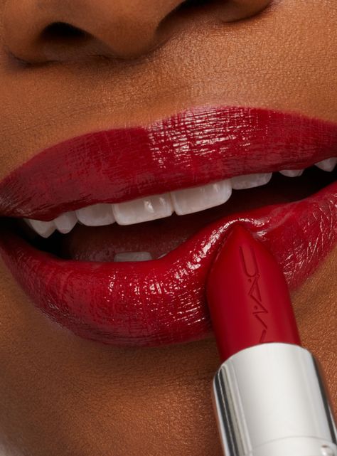 Macximal Satin Lipstick Centre Of Attention 3.5 g-3