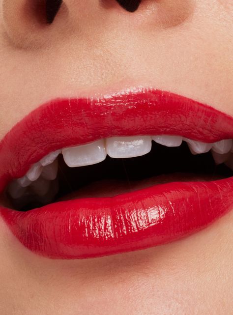 Macximal Satin Lipstick Brave Red 3.5g-1