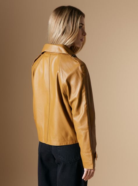 Chaqueta Trench Crop de Cuero Colaboración María Pombo-1