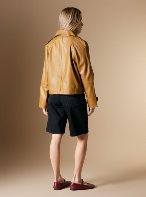 Chaqueta Trench Crop de Cuero Colaboración María Pombo-5