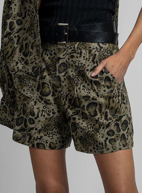 Short Aroa Lino Animal Print Verde-2