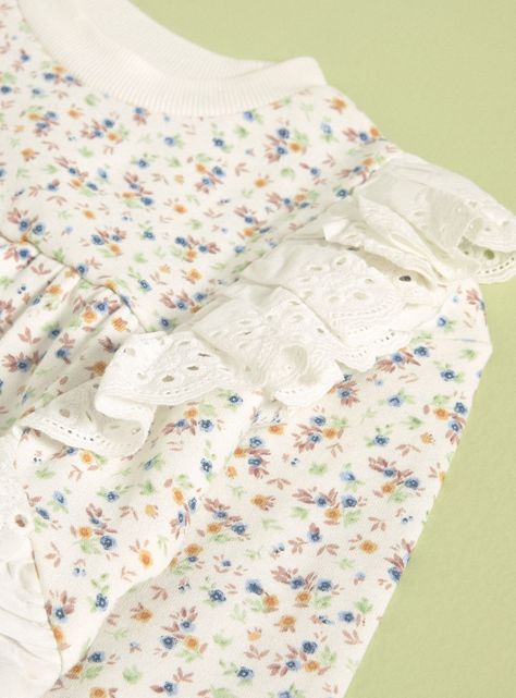 Polerón Estampado Floral, Aplicación de Vuelos de Broderie-2