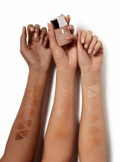 Base Clinique Maquillaje Even Better Glow Light Reflecting Makeup SPF 15 CN 52 Neutral-3