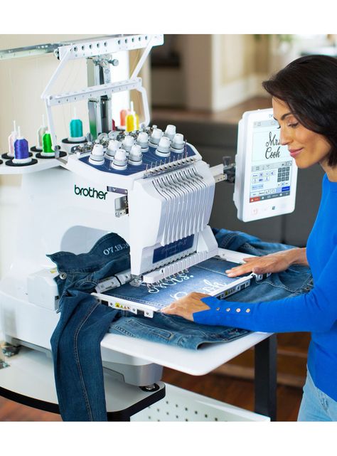Bordadora de 10 Agujas con Enhebrado Automático PR1055X-5