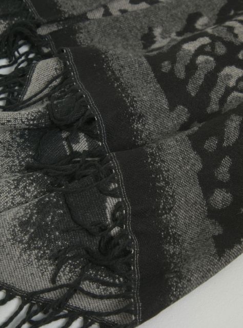 Chal Ruana con Diseño Jacquard y Flecos-1