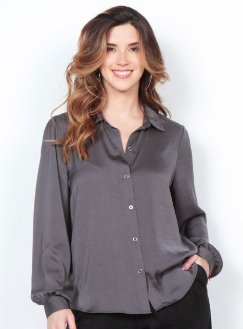 Blusa Manga Larga Sólida Abotonada en Delantero-0