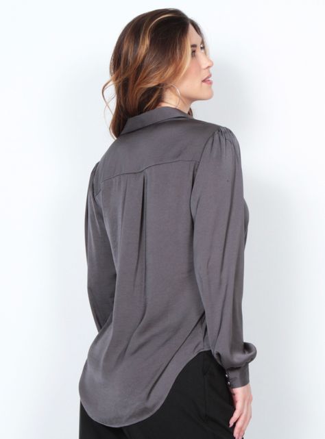 Blusa Manga Larga Sólida Abotonada en Delantero-1