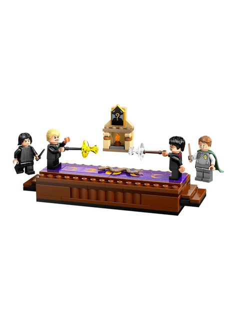 Lego Castillo de Hogwarts Club de Duelo-2