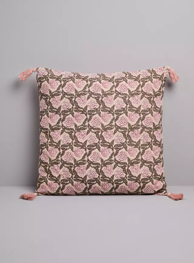 961