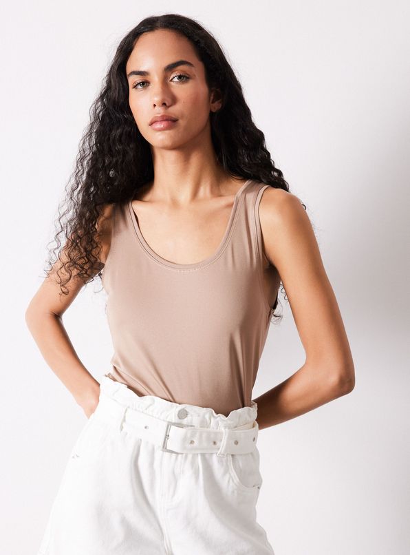 Beige Oscuro