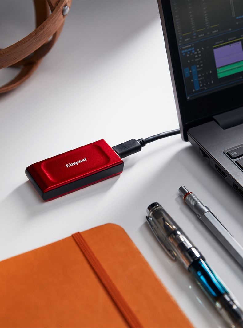 Disco Duro Externo 1TB SSD XS1000 Rojo-4