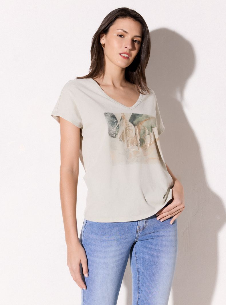 Polera Estampado y Logo Folia