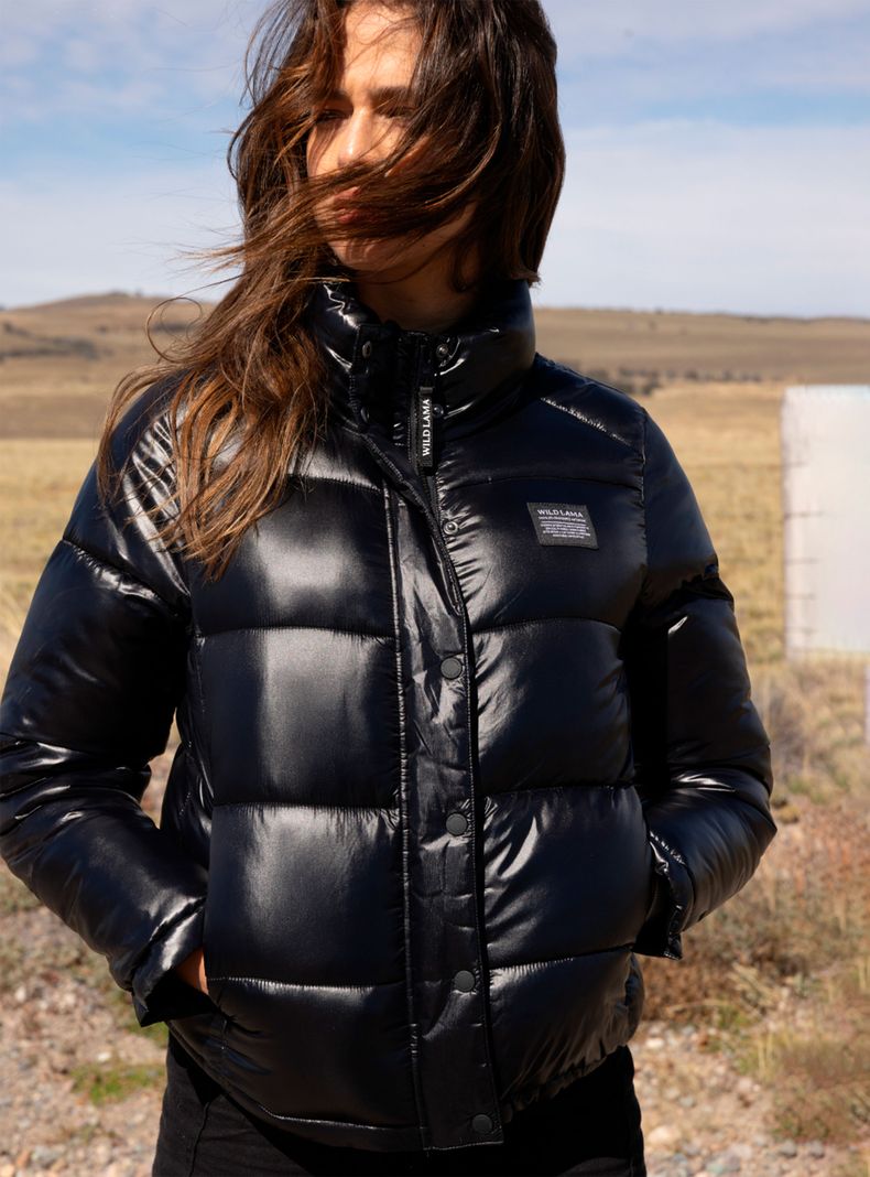 Parka Essential Glossed Reciclada Wild Lama | Paris.cl