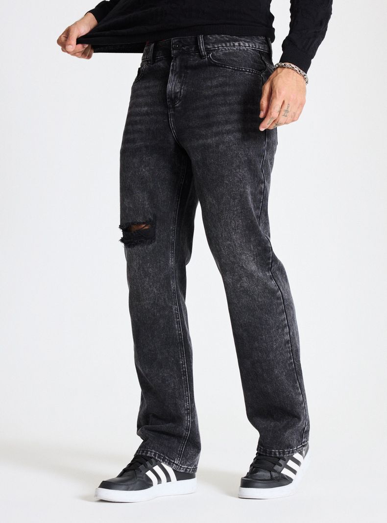Jeans Relaxed Lavado Gravillado con Rotura en Rodilla