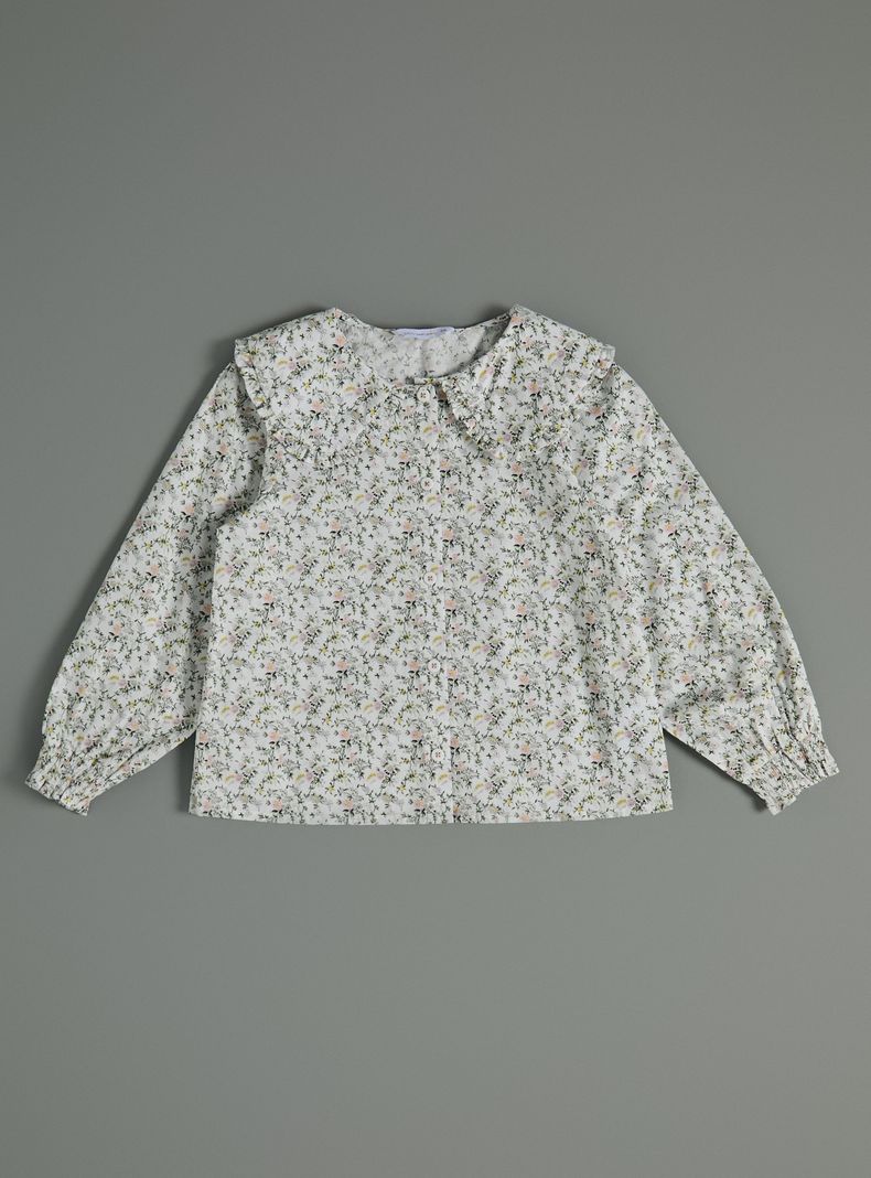 Blusa Floral con Cuello Bobo