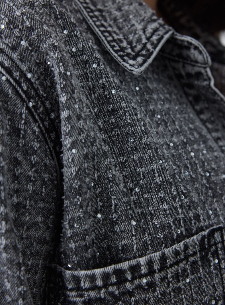 Chaqueta Denim Acid Wash Texturada y Brillitos Cyan | Paris.cl