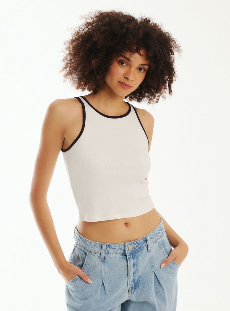 OPPOSITE POLERA PIPING EN CONTRASTE