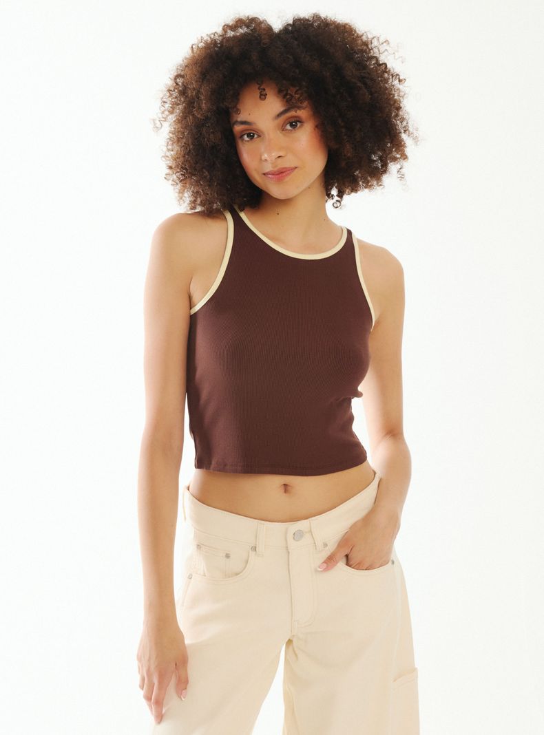 OPPOSITE POLERA PIPING EN CONTRASTE