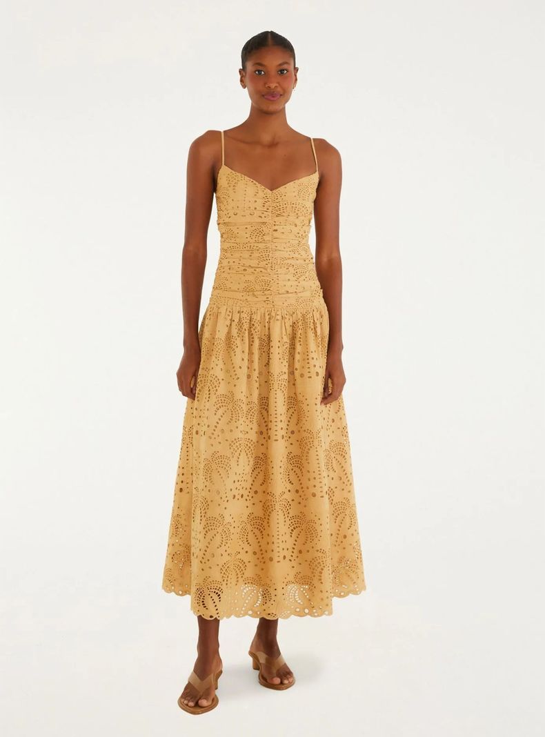 Vestido Midi Fruncido Delantero Diseño de Palmera Bordado