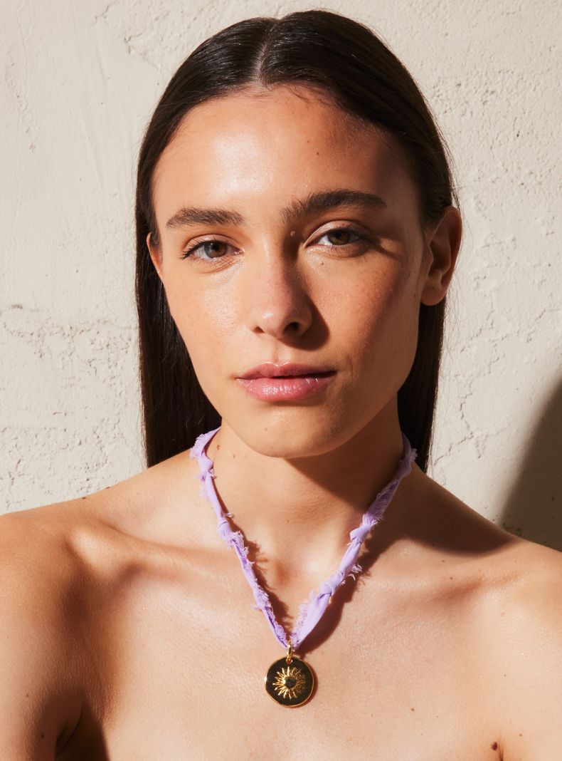 Collar Midi Medalla Sol Tiare Colaboración María Pombo