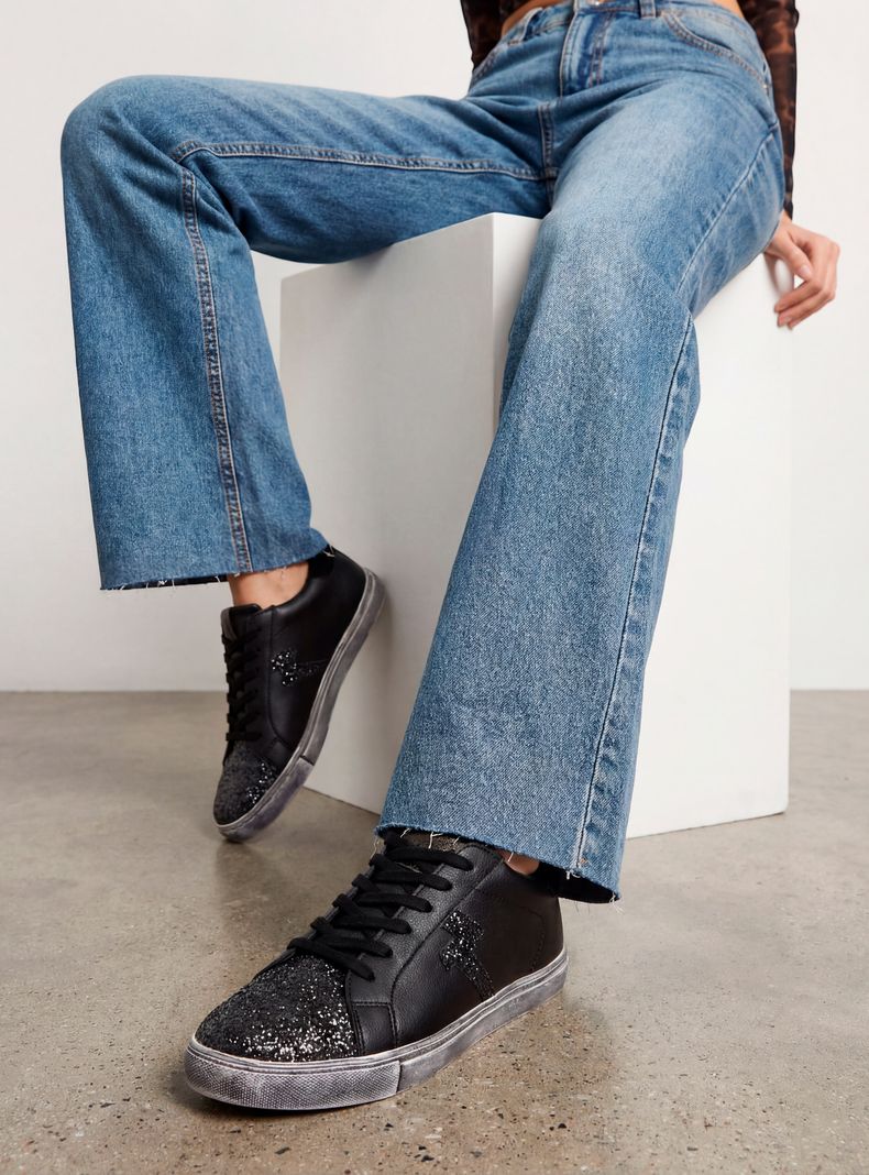 Zapatilla Urbana Brillos Cuero Mujer
