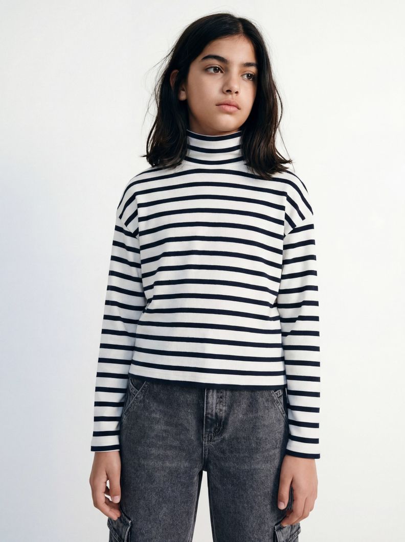 Polera Rayada Cuello Alto Niña