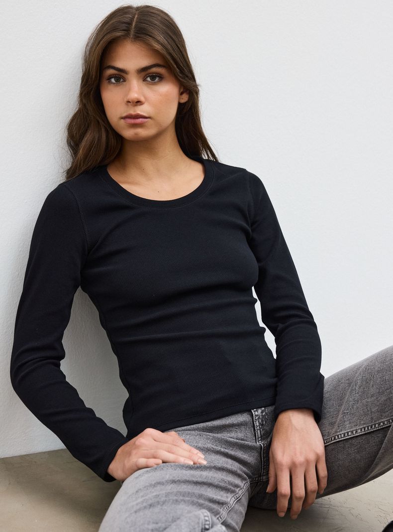 Polera Cuello Redondo Manga Larga Acanalada